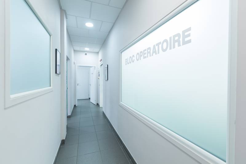 Spécialiste Implantologie Marseille.Dr TOURROLIER Didier. 13005